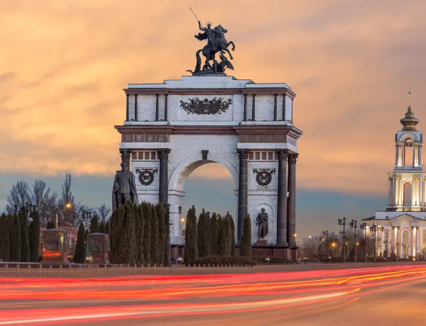 Триумфальная арка в Курске