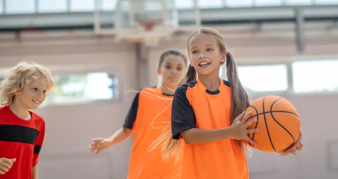 Здравствуй, школа! Страховая защита для детей от «Абсолют Страхование»