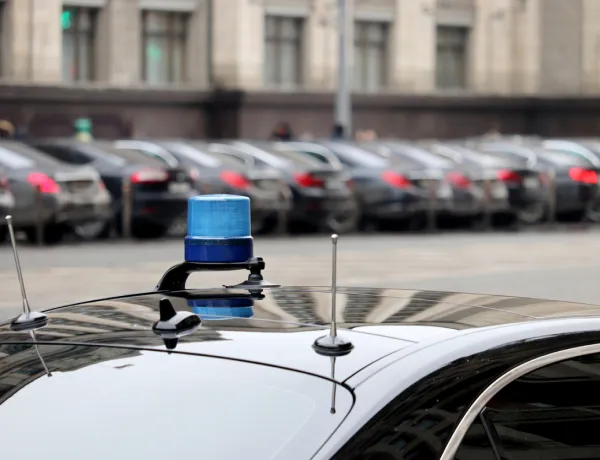 Преимущества красных номеров