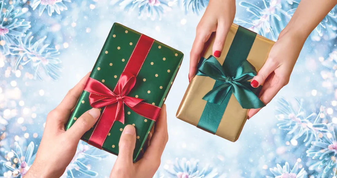 Деньги дарят чаще, но ждут эмоций: итоги новогоднего опроса «Абсолют Страхование»