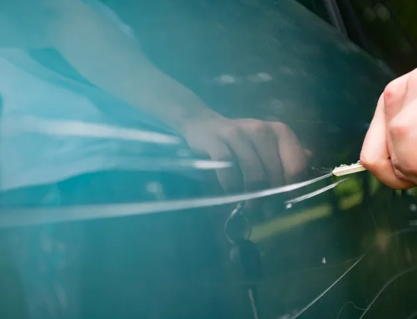 Если поцарапал хулиган