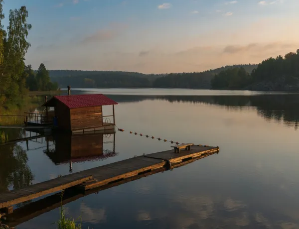 Сколько метров от забора можно строить баню