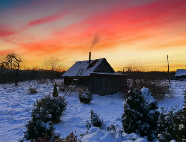 На каком расстоянии от других построек можно строить баню