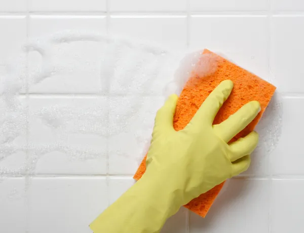 Как правильно ухаживать за разной плиткой в ванной