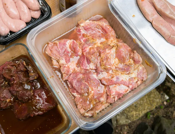 Каким маринадом замариновать мясо для шашлыка